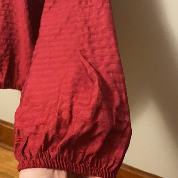 ⚡️⚡️5/$20 ⚡️⚡️LOFT Burgundy Maroon top - Picture 5 of 6